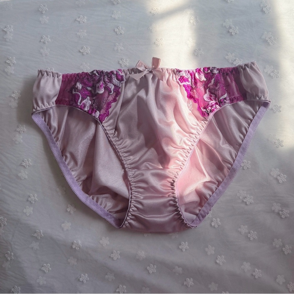 Sold Out! US-M/JP-LL Japanese Floral Embroidery Shiny Tricot Nylon Panties